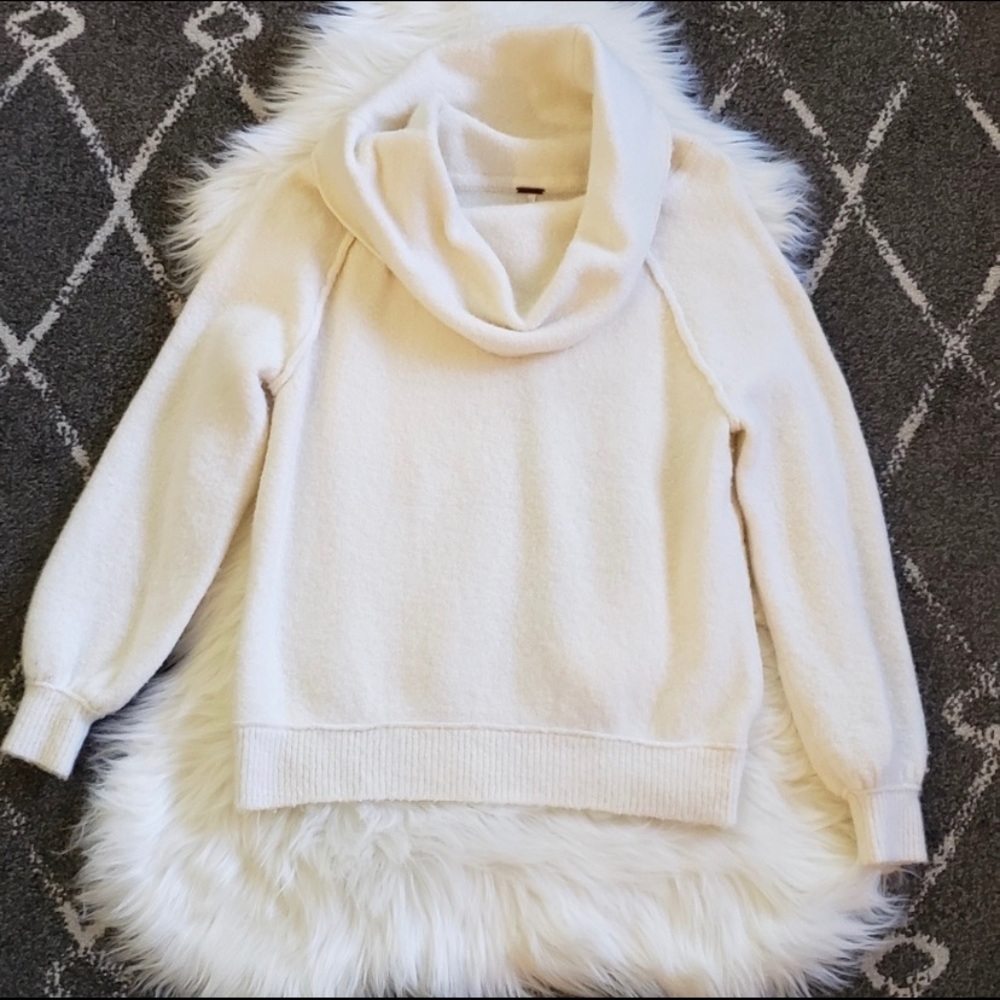 White free people OS sweater xs